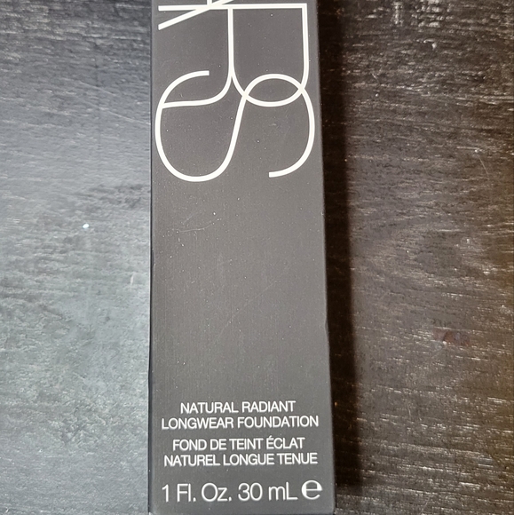 NARS Natural Radiant Longwear Foundation BNIB Stromboli Medium 3 - Picture 2 of 4